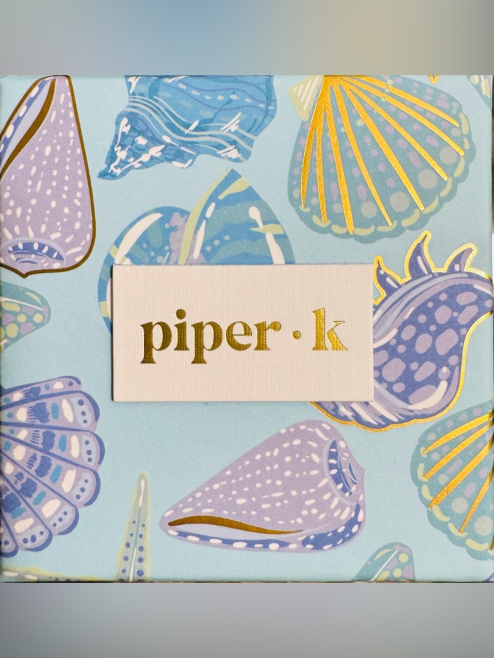 NWT Piper.K Gold Shell Stud Earrings - Picture 5 of 5